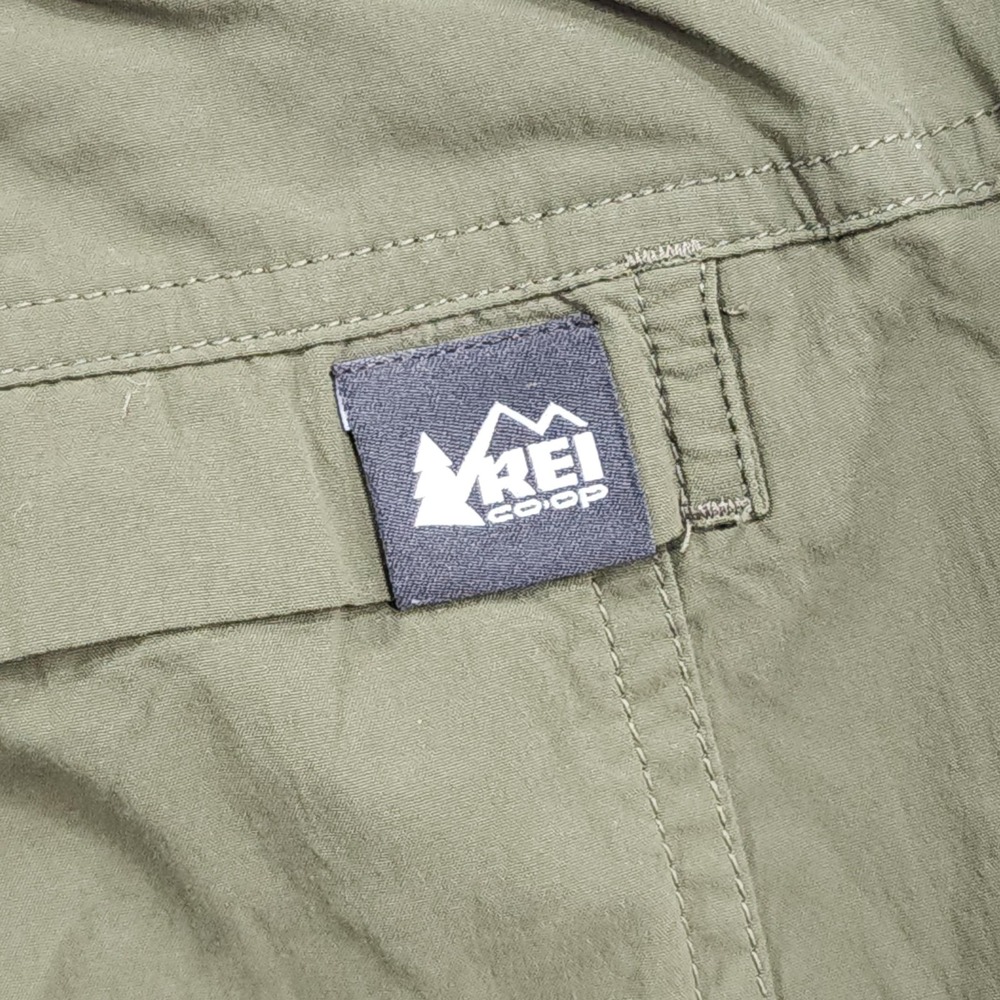 REI Co-op Shorts Womens 8 Green Sahara Cargo Relaxed Hiking Travel Lightweight - Picture 6 of 15